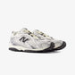 NEW BALANCE | 204L { SILVER METALLIC/WHITE-BLACK