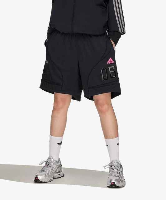Adidas Originals | SP5DER SHORT { BLACK