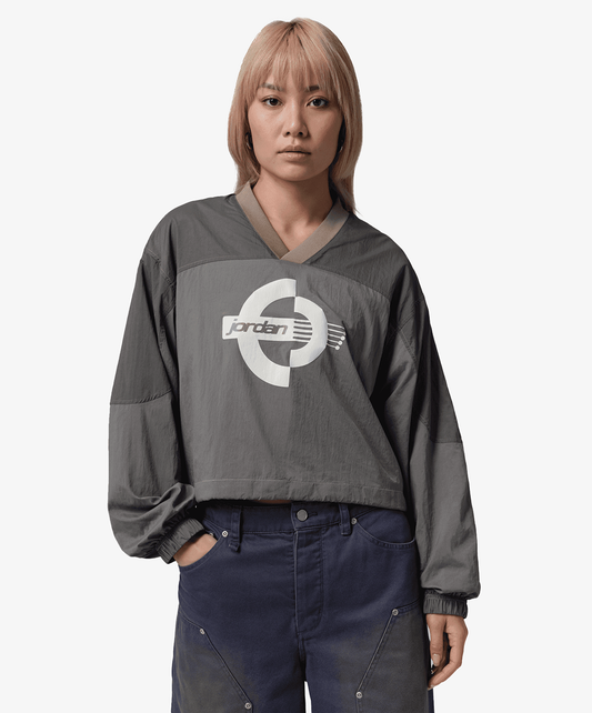 JORDAN | BROOKLYN WOVEN LONG-SLEEVE GRAPHIC PULLOVER { OLIVE GREY/SAIL
