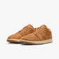 JORDAN | AIR JORDAN 1 LOW SE { FLAX/FLAX-VARSITY RED-MUSLIN