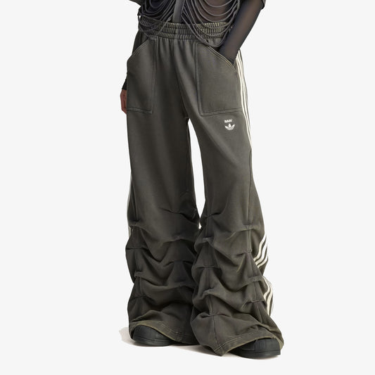 Adidas Originals | AVAVAV PLEATED TRACK PANTS { CARBON