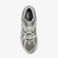 New Balance | 1906R  { GREY/SILVER