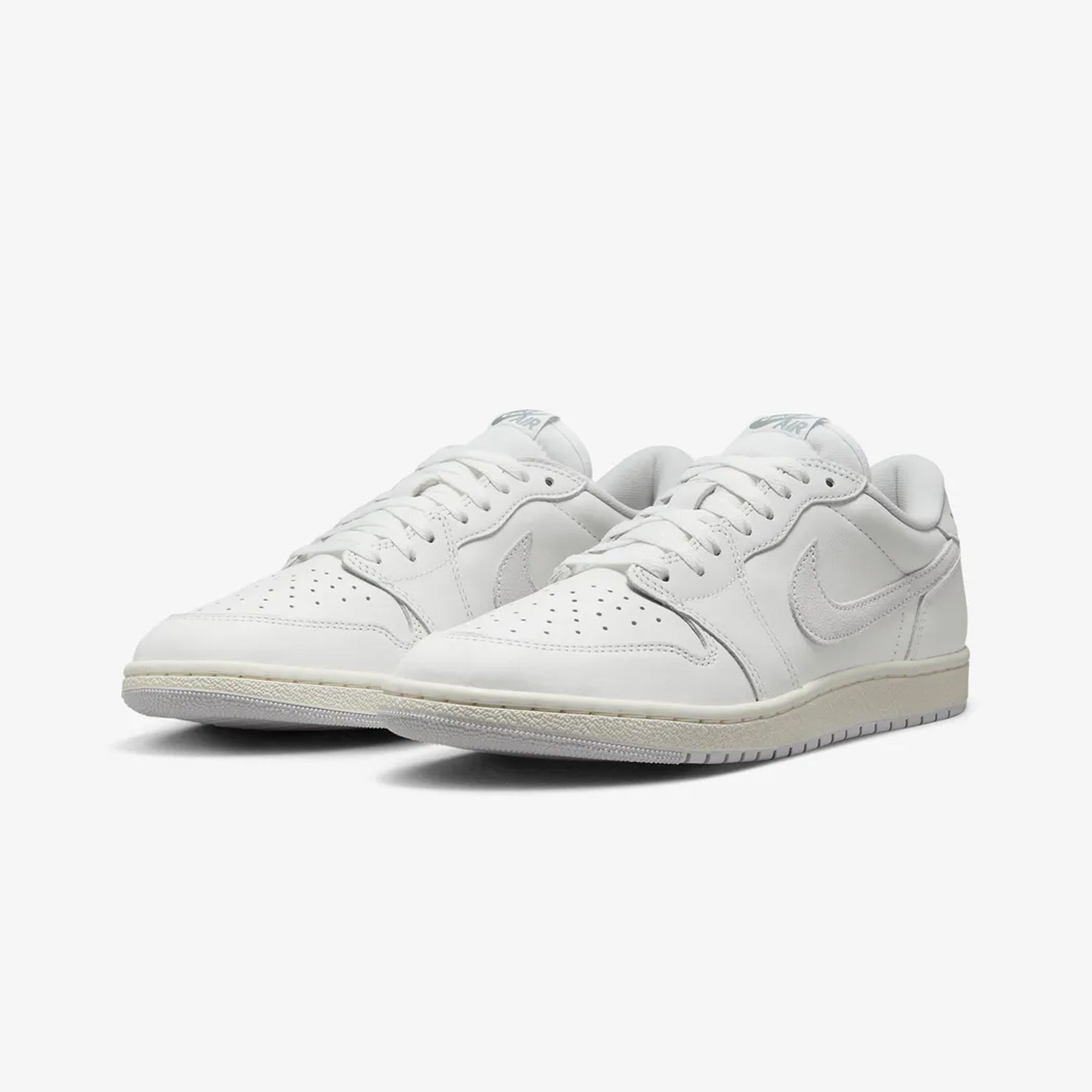 シューズ(男性用) JORDAN BRAND AIR JORDAN 1 LOW G WHITE JORDAN BRAND AIR JORDAN 1 LOW G WHITE/WHITE-PURE PLATINUM