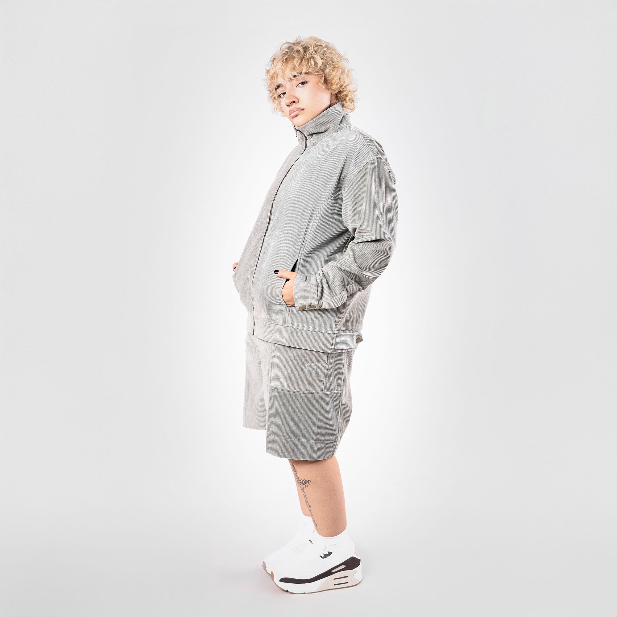 ジャケット・アウター Undercover 12AW Corduroy Tailored Jacket A stylish man rocks a corduroy tailored jacket! This British