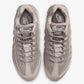 NIKE | AIR MAX 95 BIG BUBBLE SE { ENIGMA STONE/METALLIC SILVER-WHITE