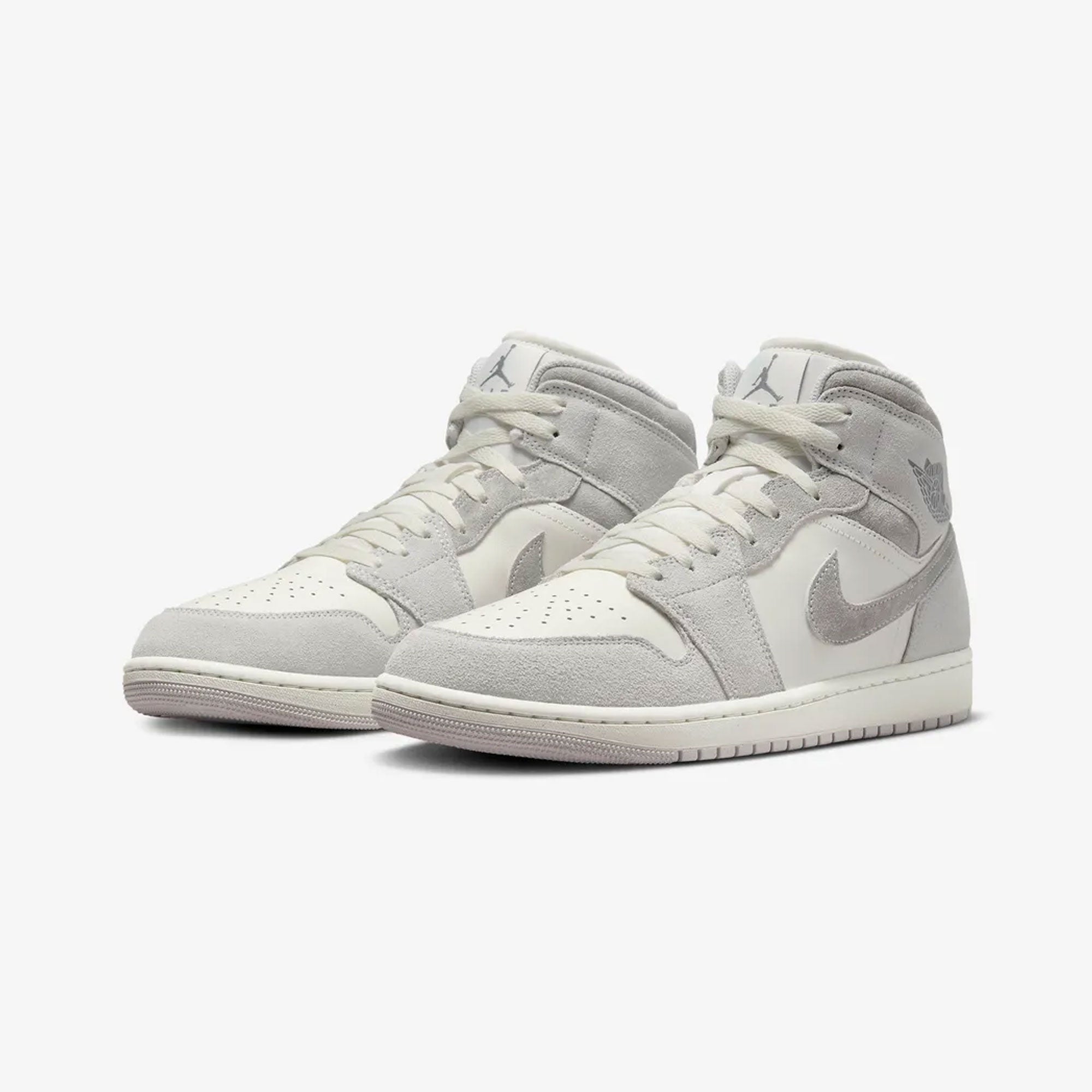 JORDAN AIR JORDAN 1 MID SE NEUTRAL GREY SMOKE GREY SAIL Superkicks