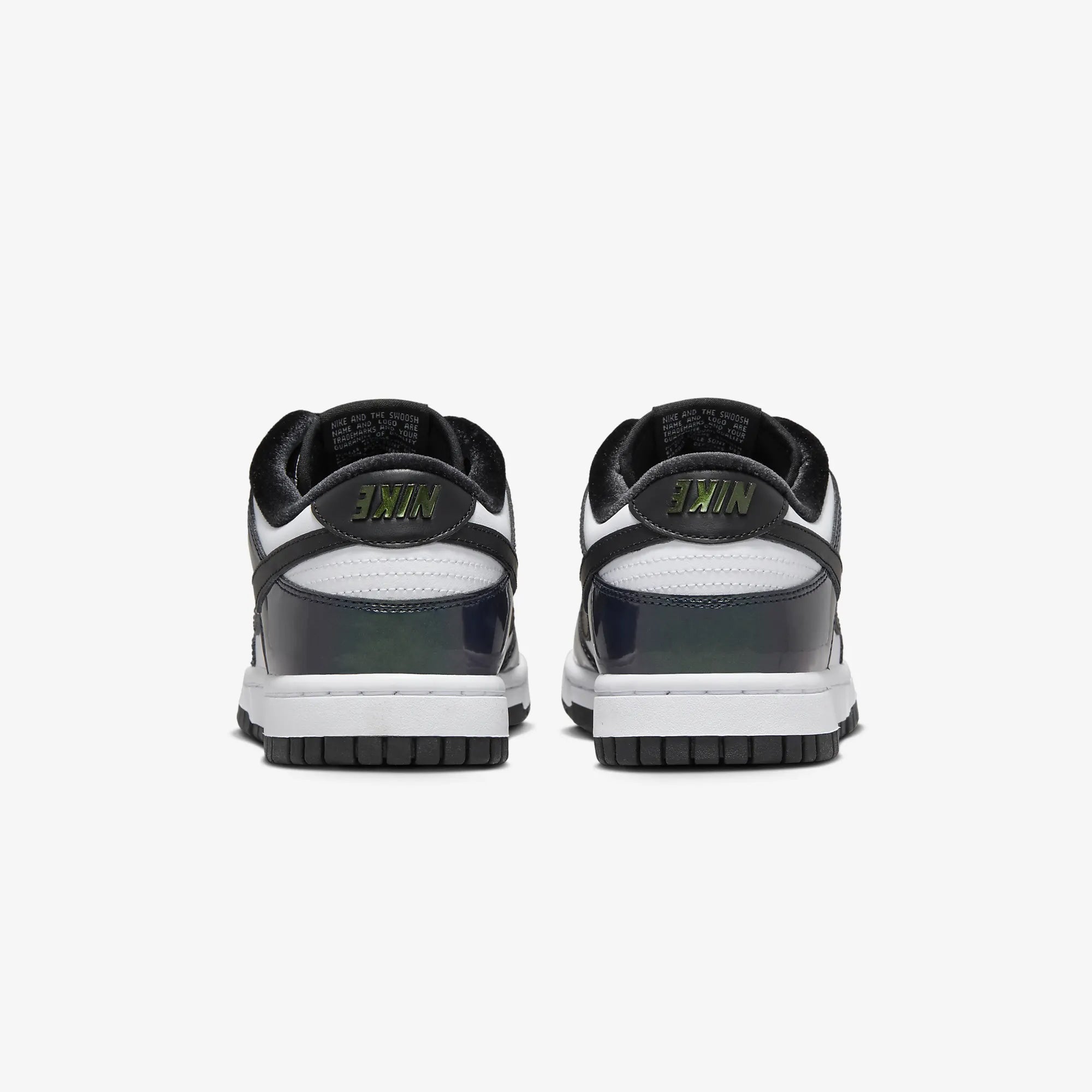 WMN S DUNK LOW SE BLACK BLACK MULTI COLOR WHITE Superkicks