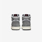 Jordan | AIR JORDAN 1 HIGH OG  { BLACK/WHITE/LIGHT SMOKE GREY