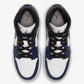 JORDAN | AIR JORDAN 1 MID { WHITE/TECH GREY-COLLEGE NAVY-WHITE
