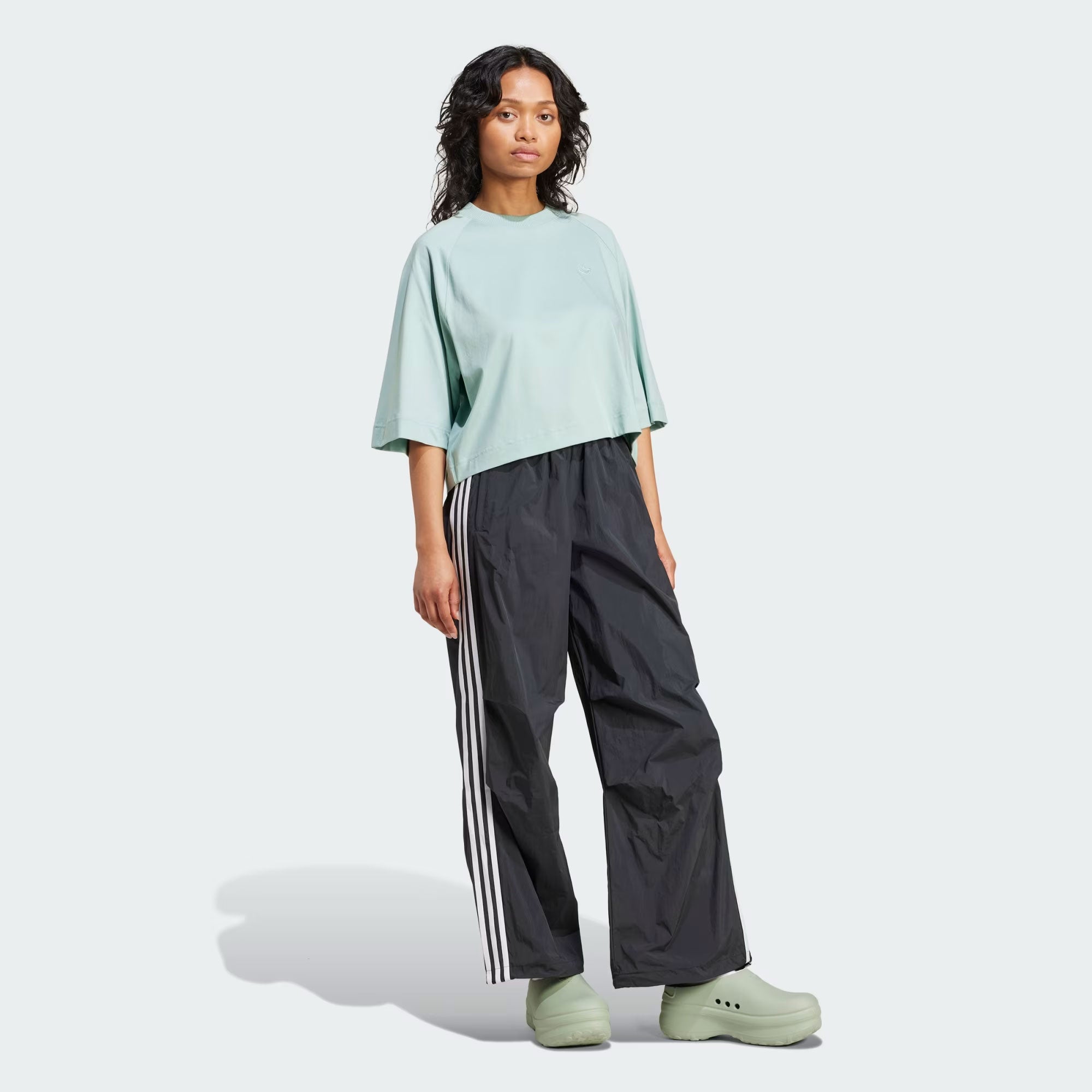 ADIDAS ORIGINALS | 3-STRIPES WOVEN PARACHUTE PANTS { BLACK