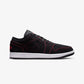 JORDAN | AIR JORDAN 1 LOW { BLACK/UNIVERSITY RED-WHITE