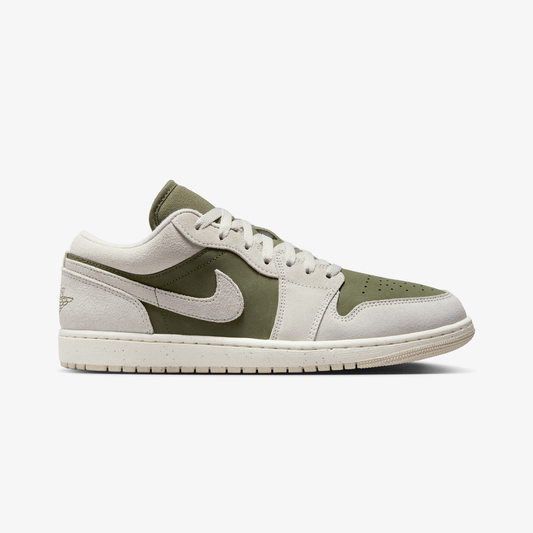 JORDAN | AIR JORDAN 1 LOW SE { MEDIUM OLIVE/LT OREWOOD BRN-SAIL