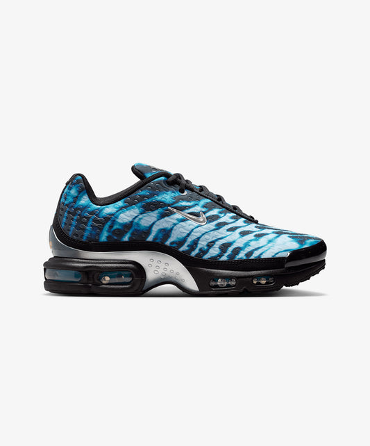 NIKE | AIR MAX PLUS VII { BLACK/CHROME-GAMMA BLUE