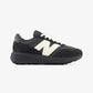 New Balance | 370 { BLACK/WHITE