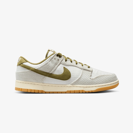 NIKE | DUNK LOW RETRO SE { LIGHT BONE/SUMMIT WHITE/PALE IVORY/PILGRIM