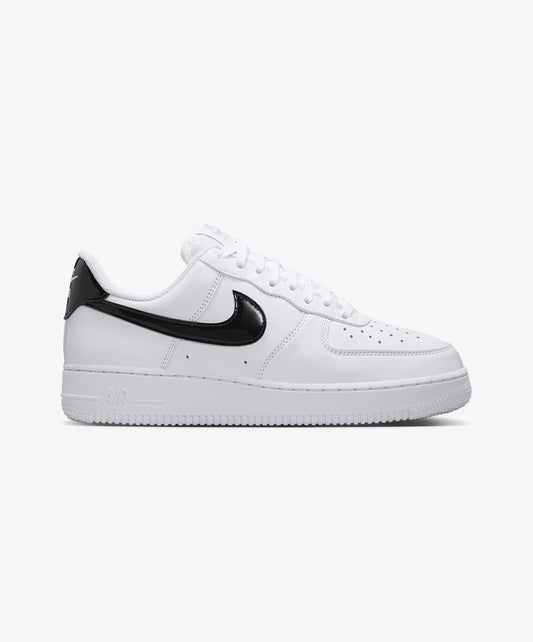 Nike | AIR FORCE 1 '07 SE { WHITE/BLACK-METALLIC SILVER
