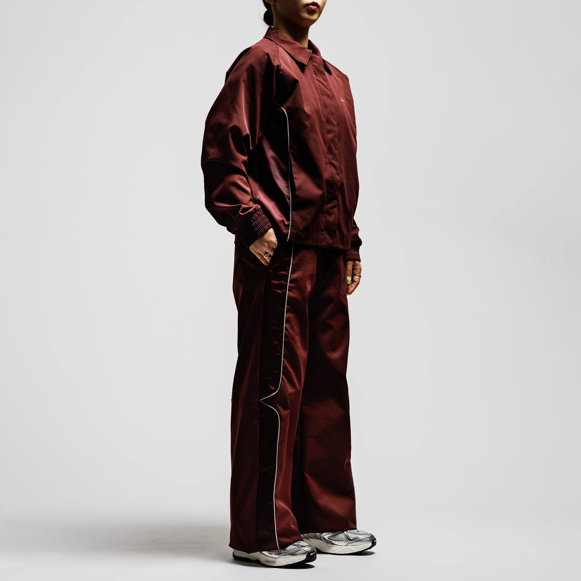 NIKE | WOVEN PANTS { BURGUNDY CRUSH/BURGUNDY CRUSH – Superkicks