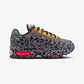 Nike | AIR MAX 95 X LEGO® COLLECTION (GS) { SMOKE GREY/METALLIC SILVER-BLACK