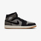 JORDAN | AIR JORDAN 1 MID SE V2 { BLACK/BLACK-SAIL-GUM MED BROWN