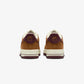 NIKE | AIR FORCE 1 LV8 (GS) { LT BRITISH TAN/BURGUNDY CRUSH