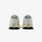 New Balance | 9060 { BEIGE