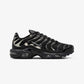 NIKE | AIR MAX PLUS SE { BLACK/OFF NOIR-METALLIC SILVER