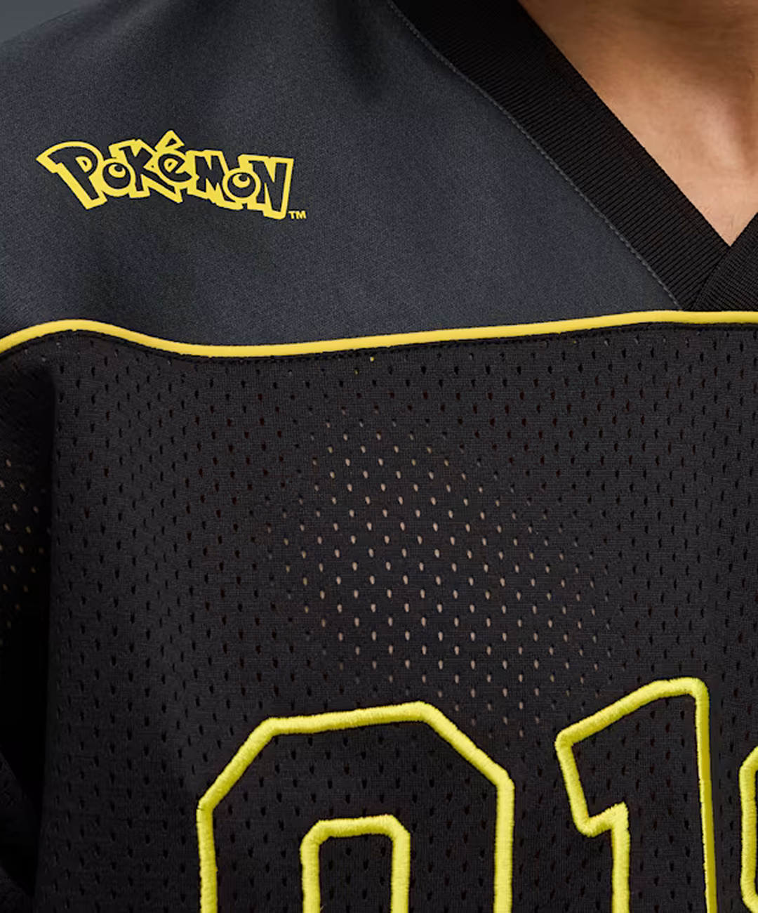 PUMA | X POKEMON OVERSIZED JERSEY { PUMA BLACK – Superkicks