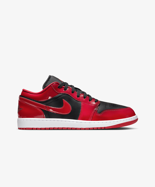JORDAN | AIR JORDAN 1 LOW SE { BLACK/VARSITY RED-WHITE