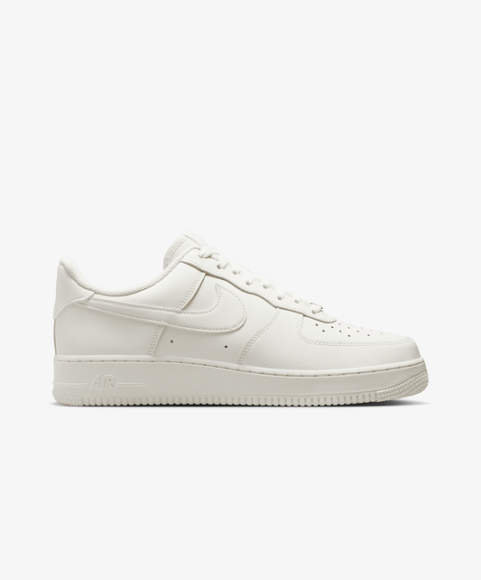Nike | AIR FORCE 1 '07 { SAIL/SAIL
