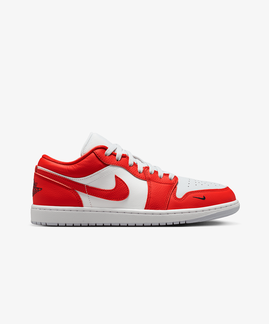JORDAN | AIR JORDAN 1 LOW SE { CHILE RED/BLACK-SUMMIT WHITE
