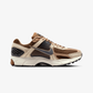 NIKE | ZOOM VOMERO 5 { LT BRITISH TAN/DK SMOKE GREY