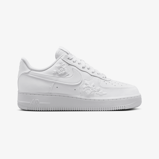 NIKE | AIR FORCE 1'07 { WHITE/WHITE-WHITE-BLACK