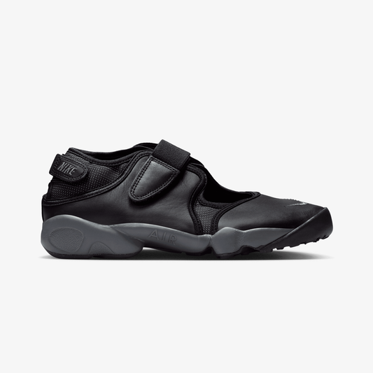 NIKE | AIR RIFT { BLACK/IRON GREY-REFLECT SILVER