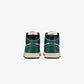 JORDAN | AIR JORDAN 1 MID SE { WHITE/BLACK-LIGHT DEW-OXIDIZED GREEN