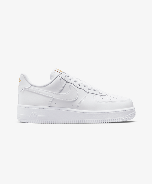 Nike | AIR FORCE 1 { WHITE/WHITE-METALLIC GOLD-FLT GOLD