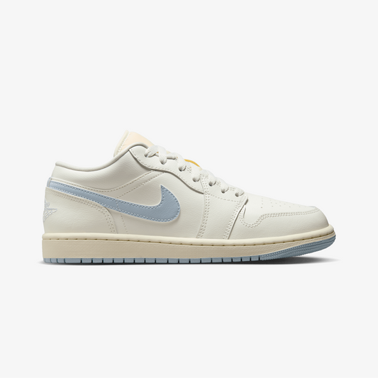 JORDAN | AIR JORDAN 1 LOW { SAIL/GHOST-COCONUT MILK