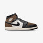 JORDAN | AIR JORDAN 1 MID { BLACK/PHANTOM-PALOMINO-UNIVERSITY RED