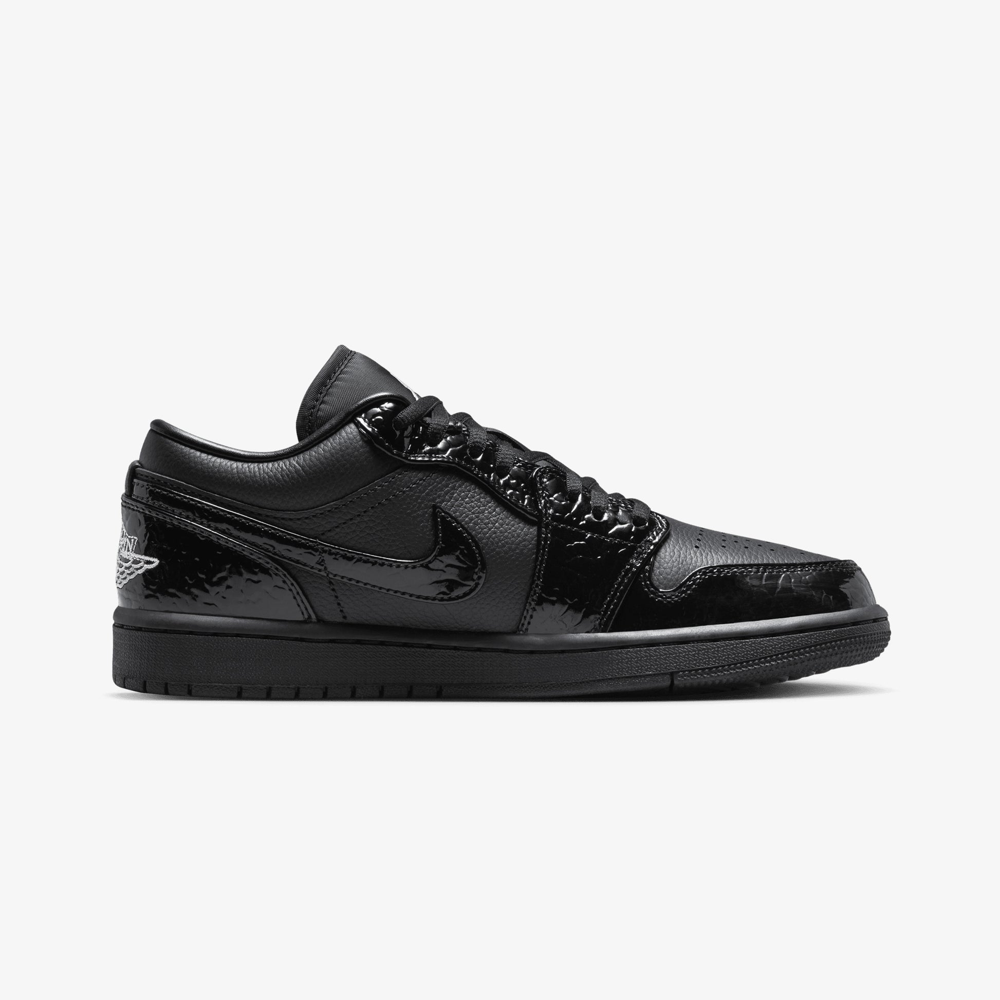 JORDAN AIR JORDAN LOW SE BLACK/BLACK-WHITE-METALLIC SILVER