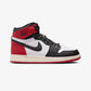 JORDAN | AIR JORDAN 1 HIGH OG (GS) "BLACK TOE" { WHITE/BLACK-VARSITY RED-SAIL