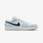 JORDAN | AIR JORDAN 1 LOW { AURA/SQUADRON BLUE-WHITE