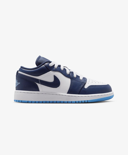 JORDAN | AIR JORDAN 1 LOW (GS) { MIDNIGHT NAVY/UNIVERSITY BLUE-WHITE