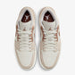 JORDAN | AIR JORDAN 1 LOW SE { LEGEND LT BROWN/ARCHAEO BROWN-SAIL