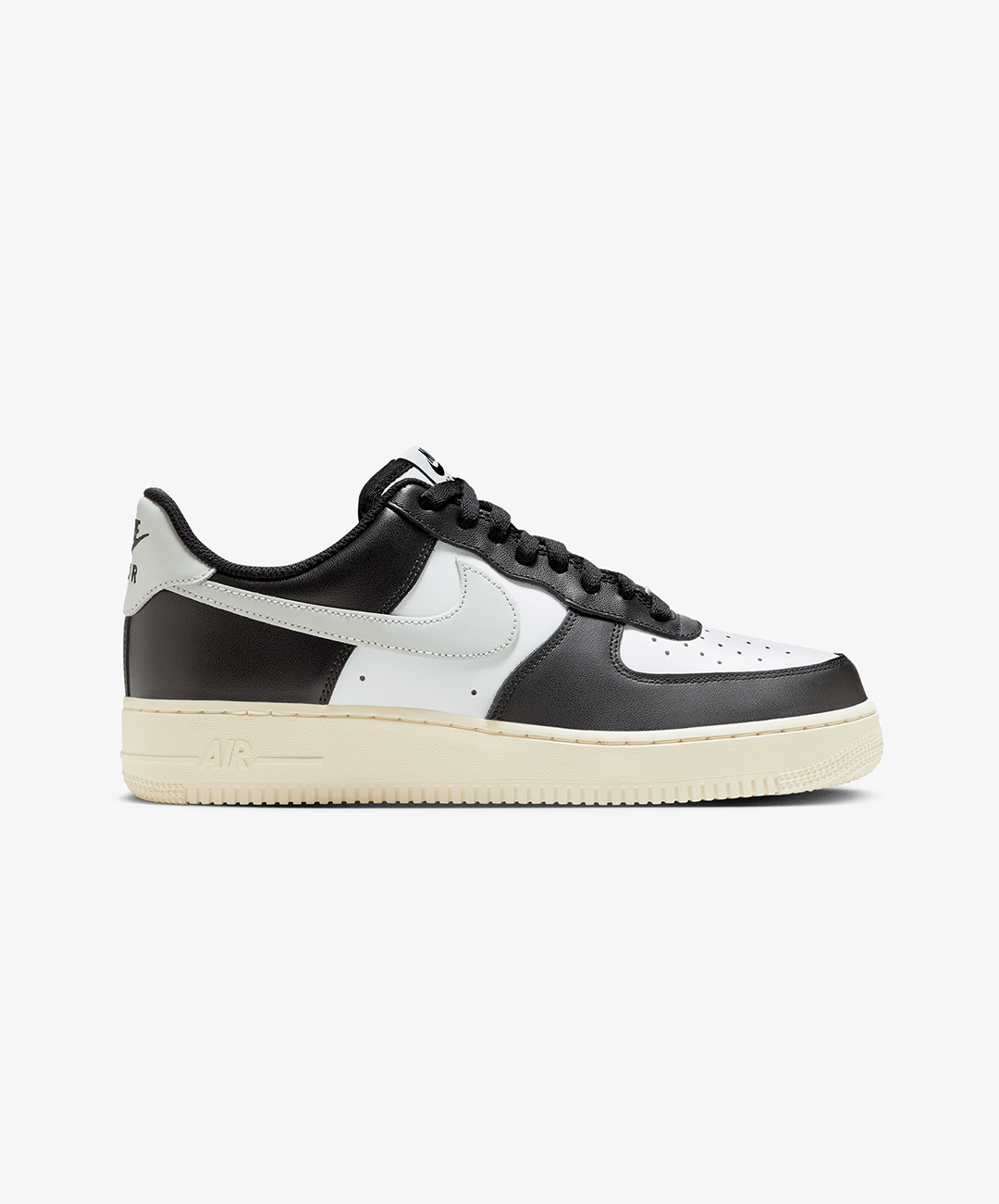 Nike | AIR FORCE 1 '07 { WHITE/LIGHT SILVER-COCONUT MILK-BLACK
