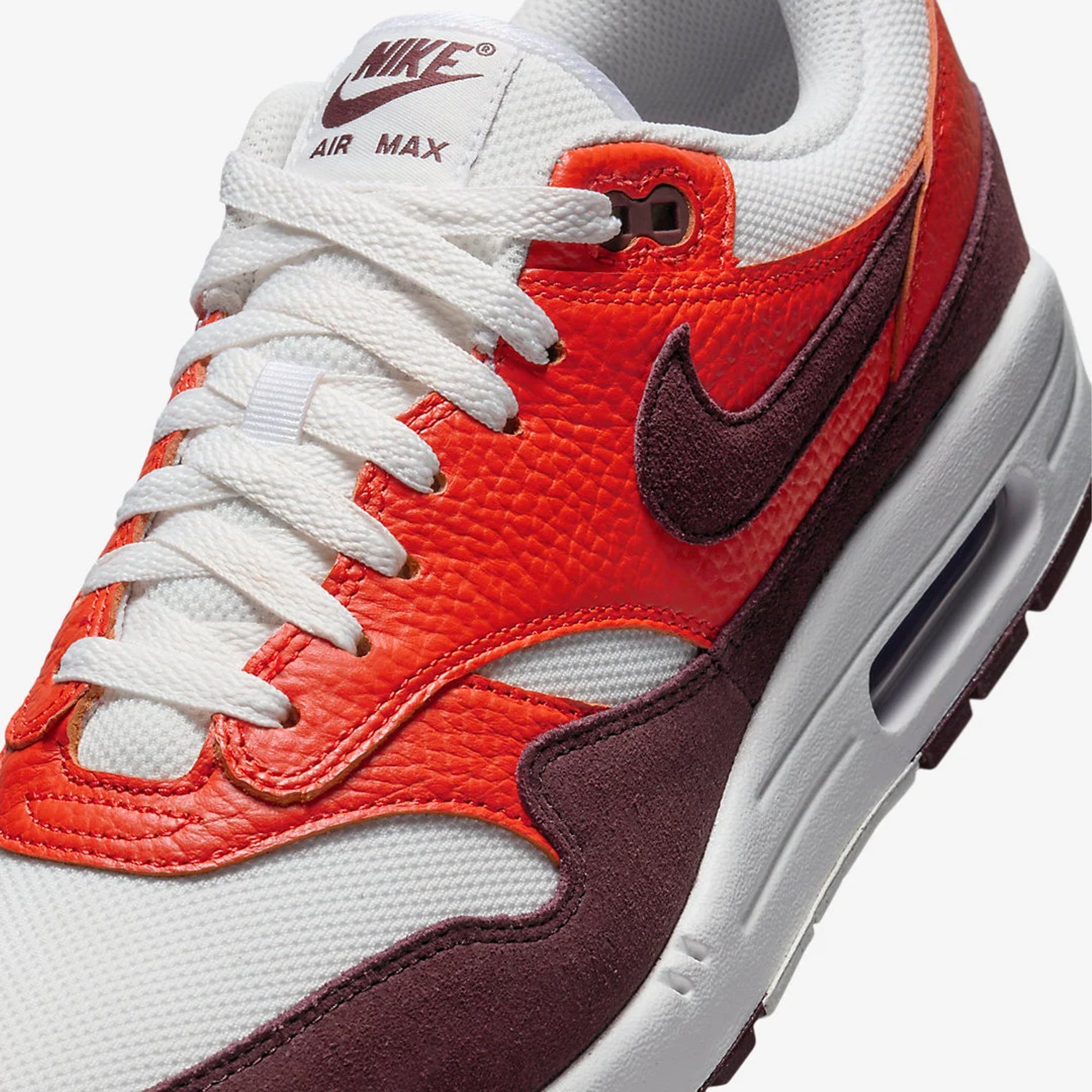 Nike | AIR MAX 1 { SUMMIT WHITE/BURGUNDY CRUSH-PICANTE RED