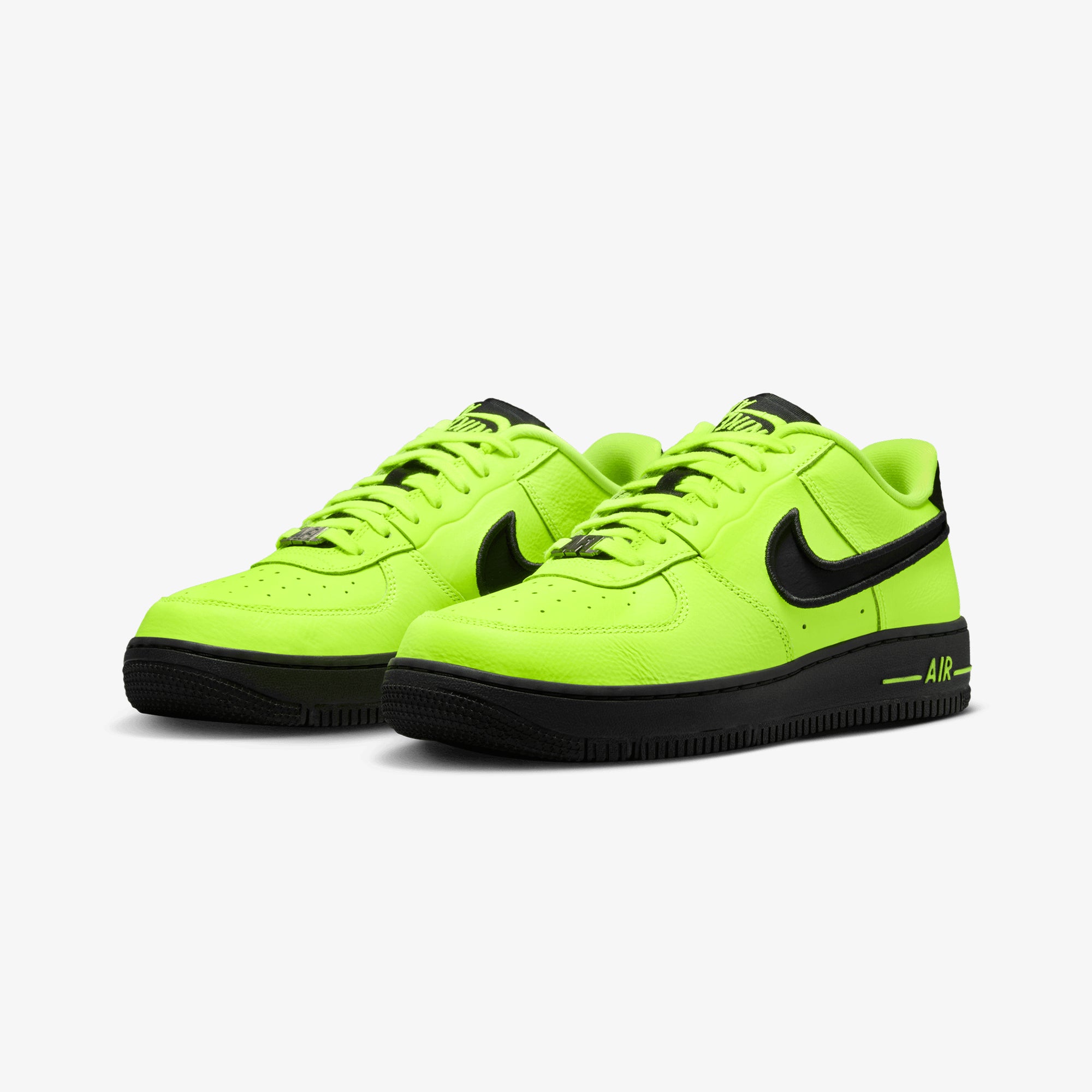 nike bright green trainers