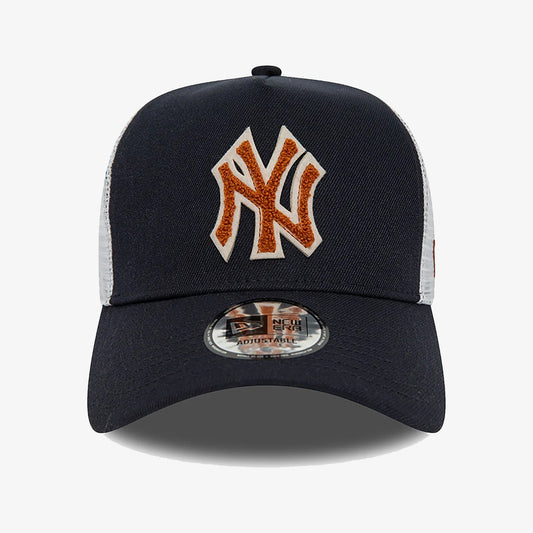 NEW YORK YANKEES BOUCLE NAVY TRUCKER CAP 'NAVY'
