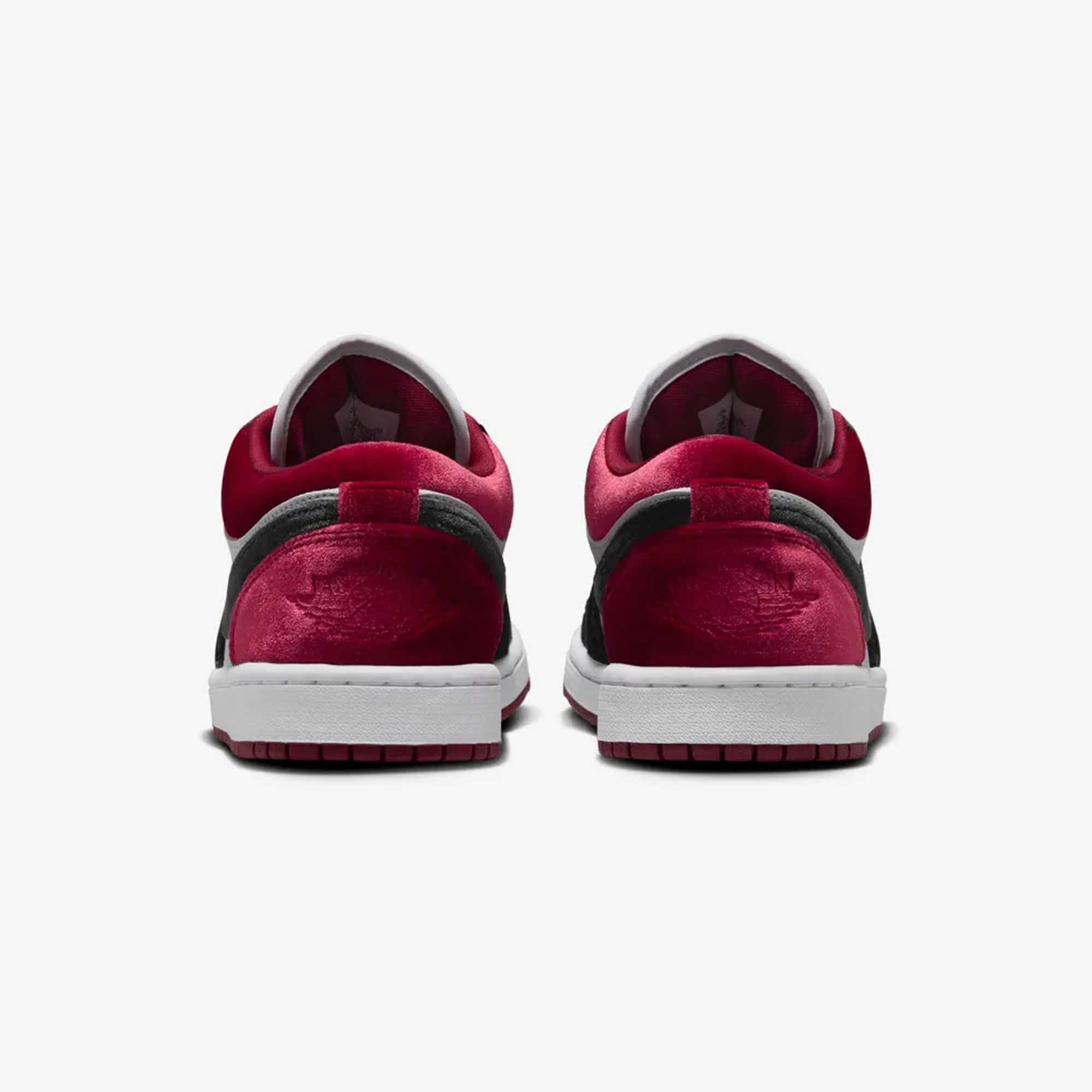 Jordan | AIR JORDAN 1 LOW { BLACK/BLACK-WHITE-TEAM RED – Superkicks