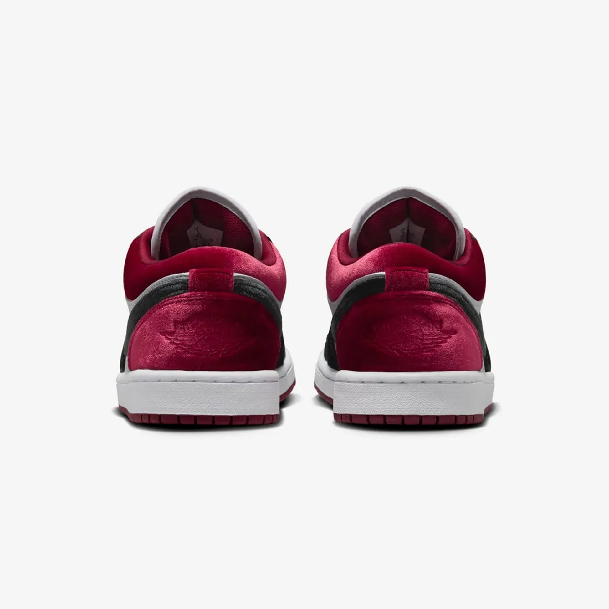 Jordan AIR JORDAN LOW BLACK/BLACK-WHITE-TEAM RED