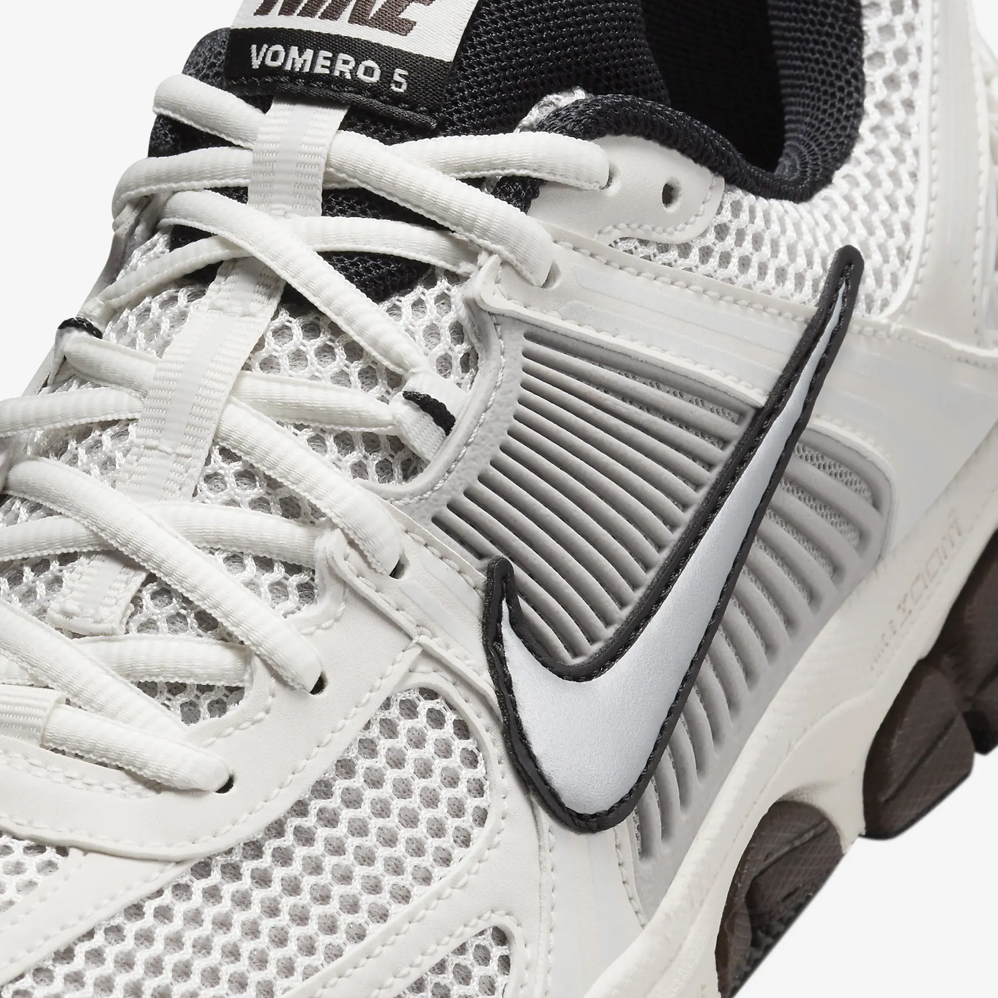 Nike | ZOOM VOMERO 5 { PHANTOM/MTLC PLATINUM-LT IRON ORE – Superkicks