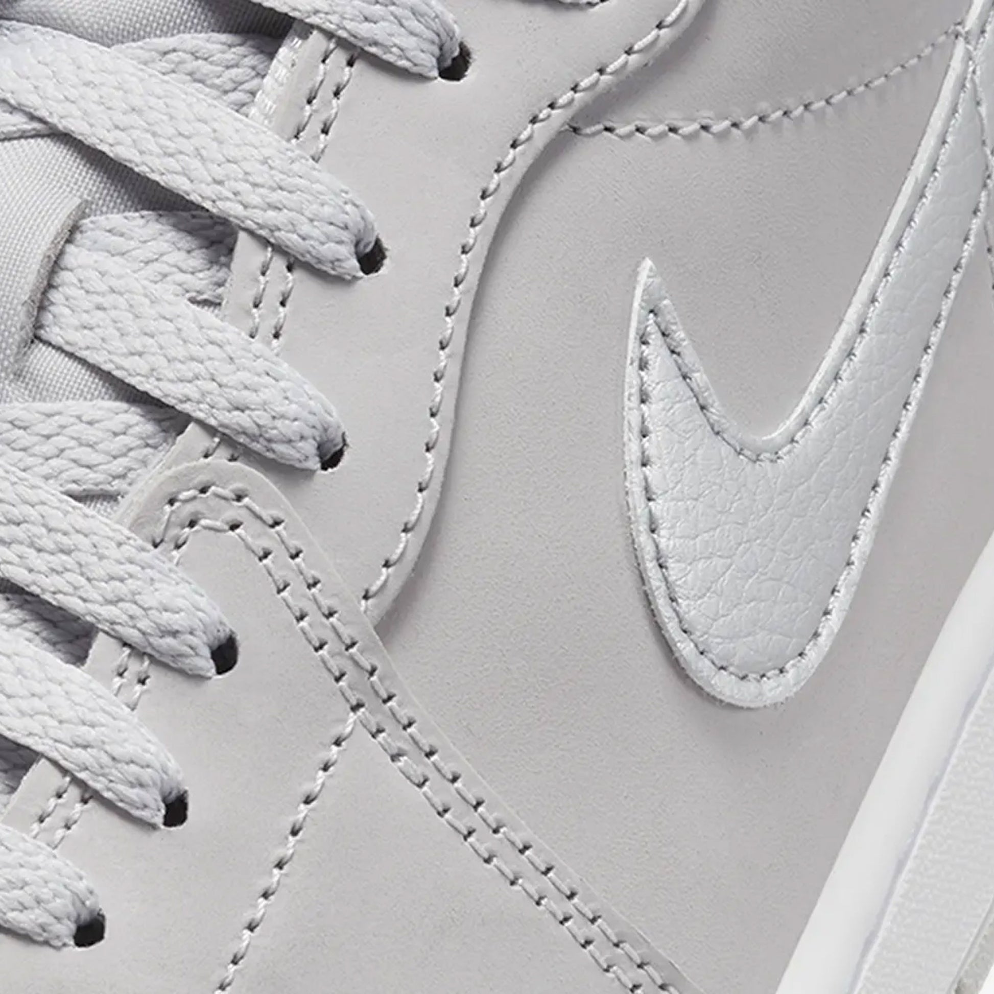 Jordan AIR JORDAN LOW OG SILVER – Superkicks - Main Image